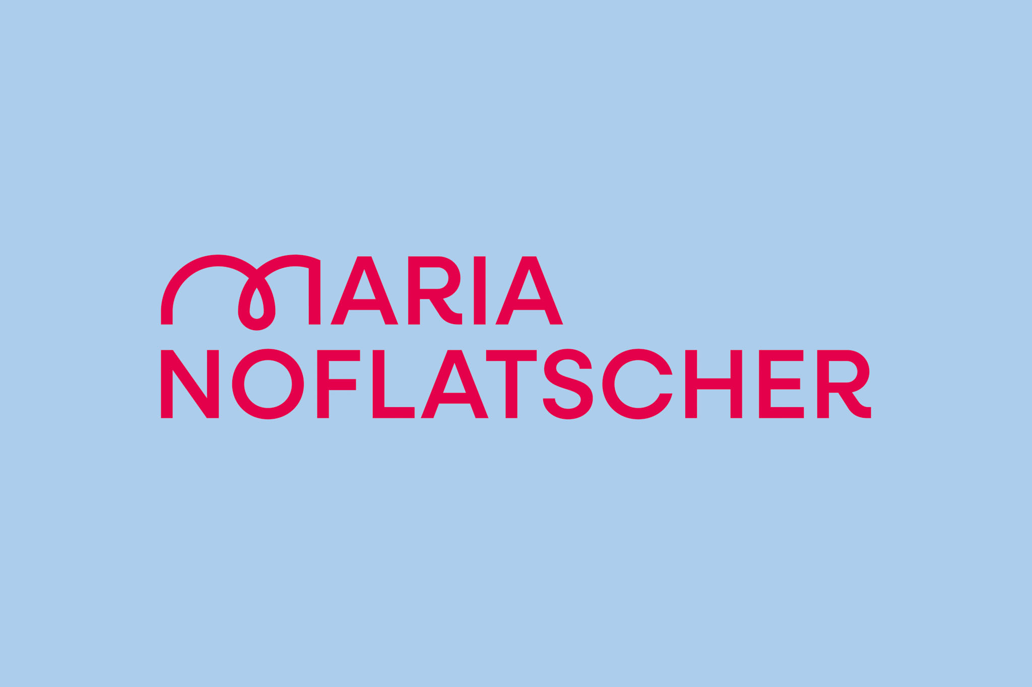 Text 'Maria Noflatscher' in roter Schrift auf blauem Hintergrund